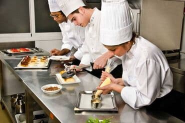 помошник: В кафе требуется помощник повара Кафе находится в южных микрорайонах — 1