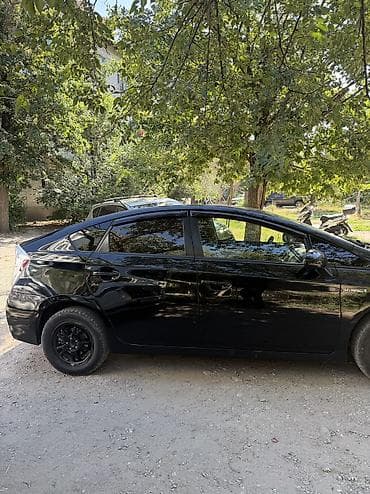 Продажа авто: Toyota Prius: 2014 г., 1.8 л, Автомат, Бензин, Седан — 4