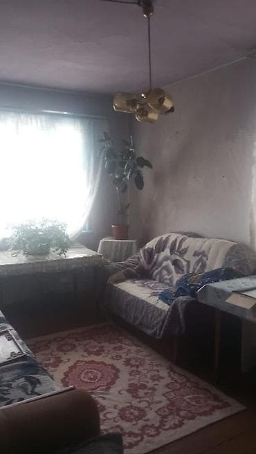 Недвижимость: Продам дом: 3 комнаты, кухня также выделена. Планировка: - Три — 1
