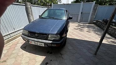 Volkswagen Vento: 1993 г., Механика, Бензин, Седан — 4