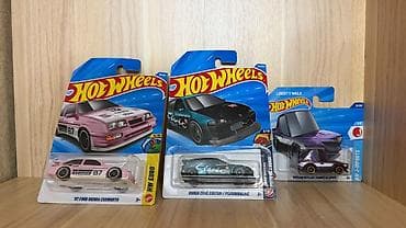 зо: Набор коллекционных машинок Hot Wheels (масштаб 1:64) в блистерах — 1