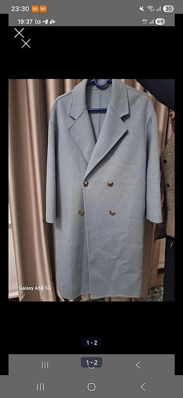 Пальто: Двубортное женское пальто цвета светло-серого/голубого — 1