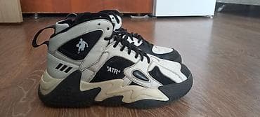 Продаю тёплые лёгкие зимнию обувь ботинки- красовки 40-41 размера — 3