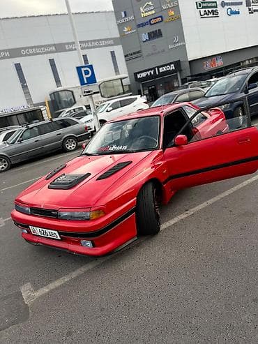 Mazda 626: 1988 г., 2.2 л, Механика, Седан