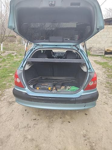 Honda Civic: 2001 г., 1.4 л, Ручные, Бензин, Хэтчбэк