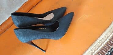 обувь для работы: Продаю 37размер свет черный — 1