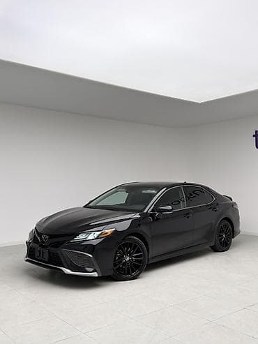 Toyota Camry: 2022 г., 2.5 л, Автомат, Бензин, Седан — 2