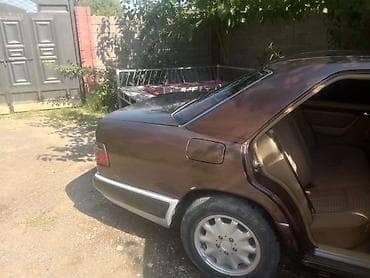 Mercedes-Benz E-Class: 1993 г., 2.2 л, Автомат — 3