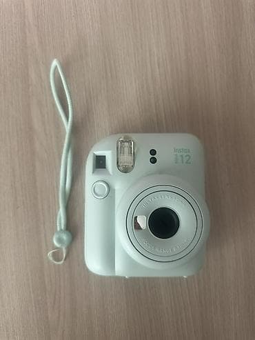 mic mini: Fujifilm Instax mini 12 — моментальная камера цвета Mint Green — 2