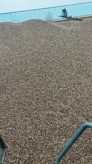Щебень и песок для строительных работ - Щебень гравийный фракции