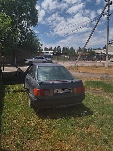 Audi 80: 1991 г., 1.8 л, Механика, Бензин, Седан