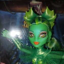 домик для кукол: Продаю коллекционных кукол монстрхай skullector по фильмам, из личной — 26