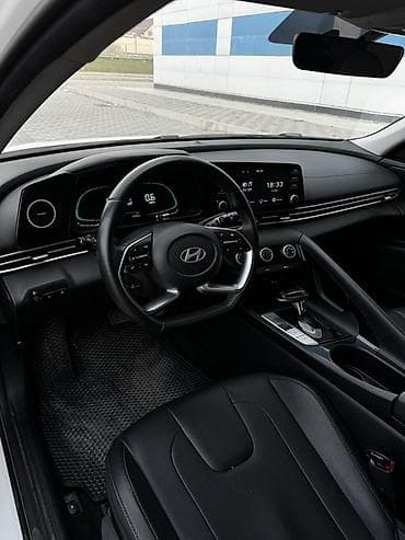 Продажа авто: Hyundai Elantra: 2024 г., 1.5 л, Вариатор, Бензин, Седан — 10