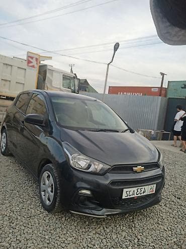 Chevrolet Spark: 2018 г., 1 л, Вариатор, Бензин, Хэтчбэк