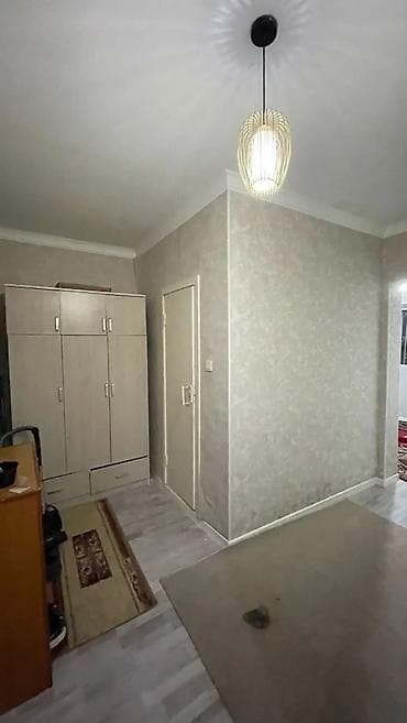 1: 2 комнаты, 63 м², 12 мкр 105 серия, 1 этаж, Косметический ремонт — 4