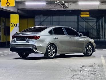 mazda 3: Kia Rio: 2021 г., Автомат, Бензин, Седан — 5
