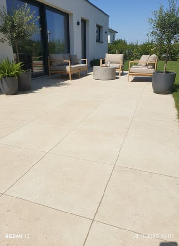 столешницы из искусственного камня: Натуральные плиты из светлого известняка/травертина для облицовки и — 1