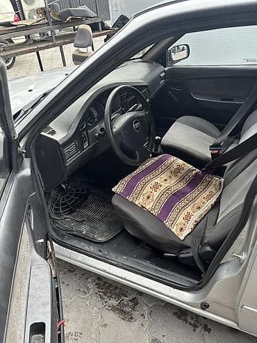geely galaxy e5: Daewoo Nexia: 2010 г., 1.6 л, Механика, Седан — 2