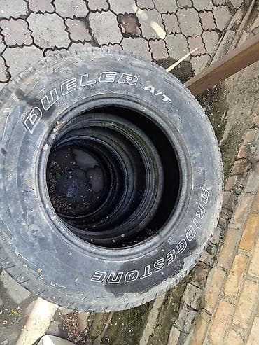 27565 r17 зима: Шины 275 / 65 / R 17, Б/у, Комплект, Внедорожные (АТ/МТ), Bridgestone — 2