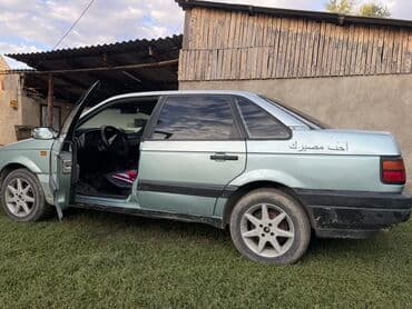 обмен машинами с доплатой: Volkswagen Passat: 1990 г., 1.8 л, Механика, Газ, Седан — 4