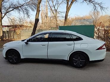 мото кийим: Гибрид Wuling Starlight (белый, кузов fastback запас хода на — 2