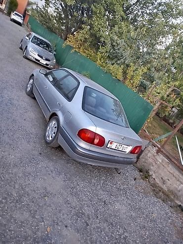 Toyota Corolla: 1999 г., 1.3 л, Автомат, Бензин, Седан