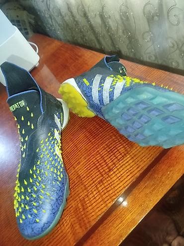 nike react: Футбольные сороконожки Adidas Predator freak (без шнурков) Размер — 2