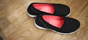 туфли черные с открытым носиком: Продаю 36 размер, привезли из Германии, оказались малы, лёгкие — 3