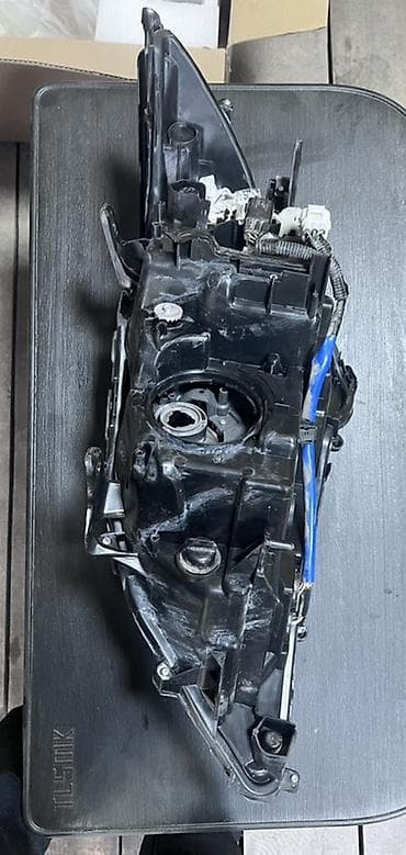 армения номер: Передняя правая фара Lexus 2015 г., Новый, Оригинал — 2