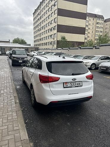 Kia: Kia Ceed: 2014 г., 1.6 л, Механика, Бензин, Универсал — 6