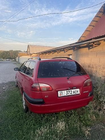 Унаа: Toyota Avensis: 2002 г., 2 л, Кол менен иштөөчү, Бензин, Универсал — 2
