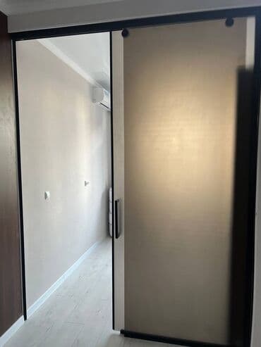 двери мешкомнатный: Межкомнатная дверь со стеклом, Алюминий, Двустворчатая, цвет - Черный — 3