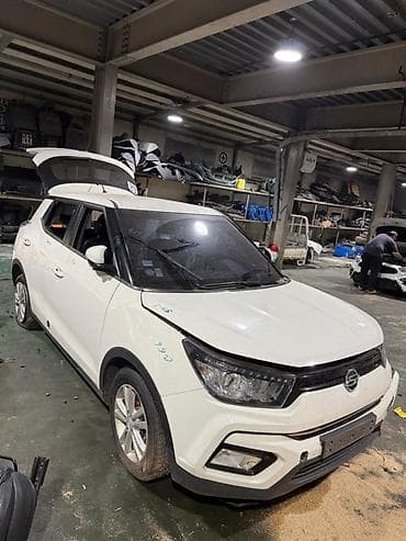 Дверь Передняя правая Ssangyong, Б/у, Оригинал — 1