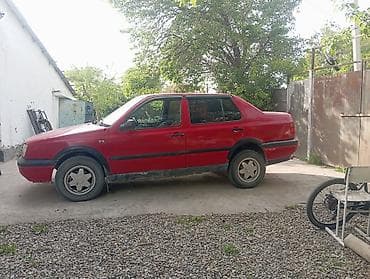 Volkswagen: Volkswagen Vento: 1993 г., 1.8 л, Механика, Бензин, Седан — 1