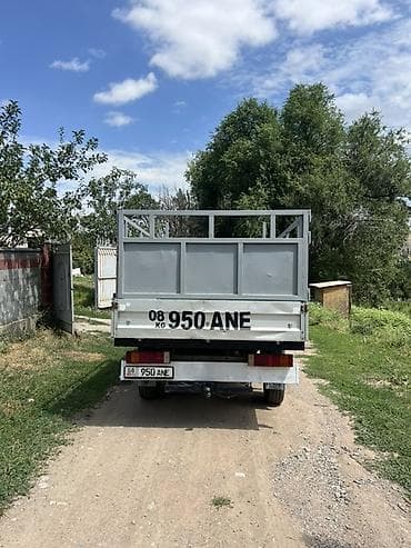 Унаа: Грузовой бортовой автомобиль Mercedes‑Benz Sprinter (двухрядная — 2
