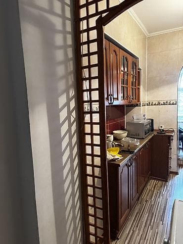 3 room: 1 комната, 35 м², Индивидуалка, 4 этаж, Старый ремонт — 2