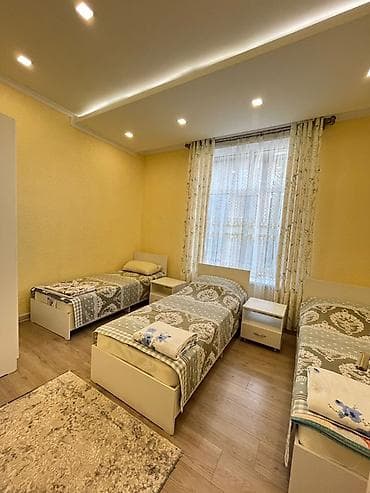 green hills: Сдаётся уютный дом с террасой и зелёным двориком. Планировка и места — 1