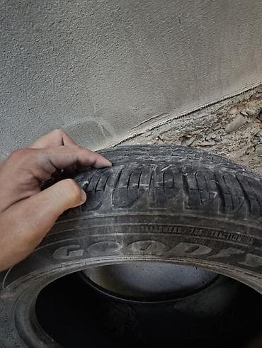 Дөңгөлөктөр монтажда 235 / 55 / R 18, Колдонулган — 3