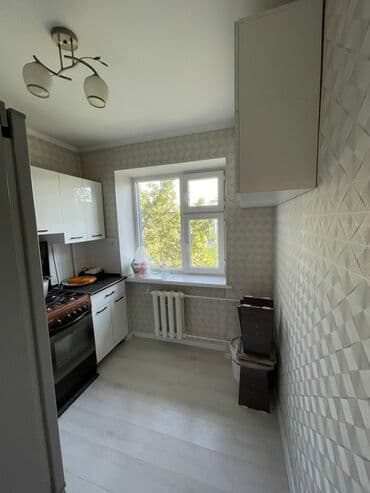 квартира в районе ошского рынка: 2 бөлмө, 42 кв. м, Хрущевка, 4 кабат, Евроремонт — 6