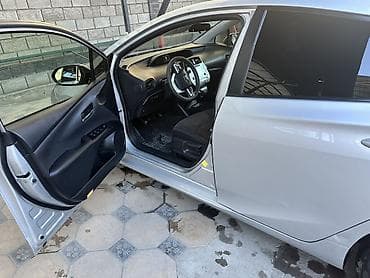 Продажа авто: Toyota Prius: 2017 г., 1.8 л, Автомат, Гибрид, Хэтчбэк — 9