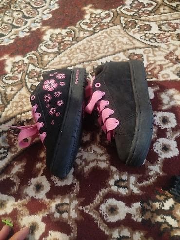 кроссовки он: Кроссовки‑ролики Heelys для детей - Цвет: черный верх с розовыми — 4