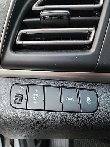 Транспорт: Hyundai Avante: 2020 г., 1.6 л, Автомат, Газ, Седан — 10