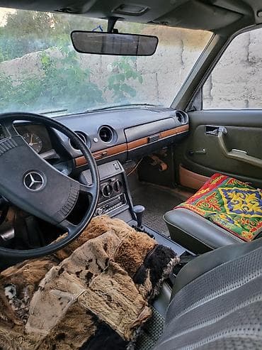старый машины: Mercedes-Benz W123: 1984 г., 2 л, Механика, Дизель, Седан — 8