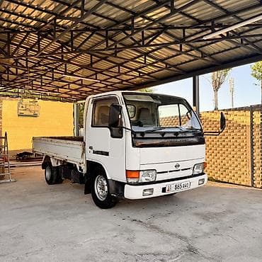 борта: Грузовик, Nissan, Стандарт, 3 т, Б/у — 2