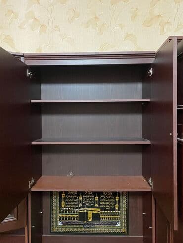 Балдар эмереги: Зал үчүн гарнитур, Колдонулган, Журнал үстөлү, Отургуч, Шкаф, Жыгач, Өзү алып кетүү, Акылуу жеткирүү — 6