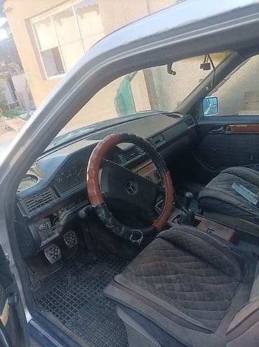 Унаа: Mercedes-Benz W124: 1988 г., 2 л, Кол менен иштөөчү, Бензин, Седан — 2