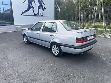 электронные скутера: Volkswagen Vento: 1993 г., 1.8 л, Автомат, Бензин, Седан — 5