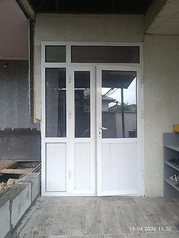 воздухо заборник: ПВХ-входная группа с остеклением Описание:Бу алюмин эшик — 3