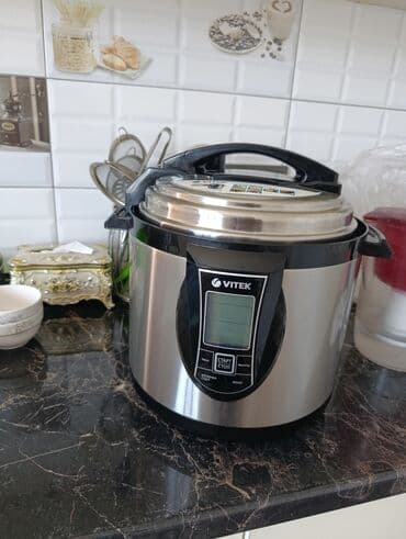 Мультиварка VITEK - Корпус из нержавеющей стали, удобная ручка на