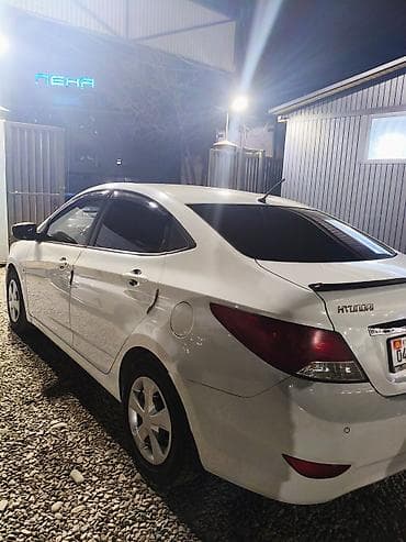 hyundai solaris 2013: Hyundai Solaris: 2011 г., 1.6 л, Автомат, Бензин, Седан — 5